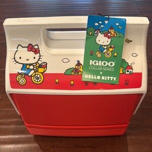 Igloo Hello Kitty Playmate Cooler Lunch Box